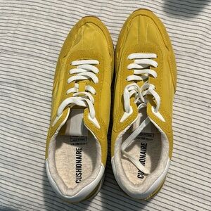 Cushionaire sneakers